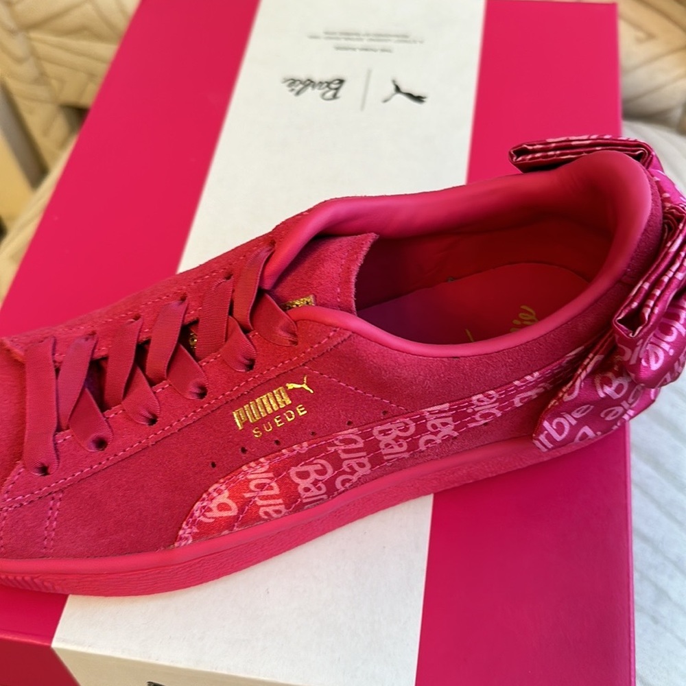 Suede classic x Barbie puma shoes only no Barbie doll - Picture 7 of 13